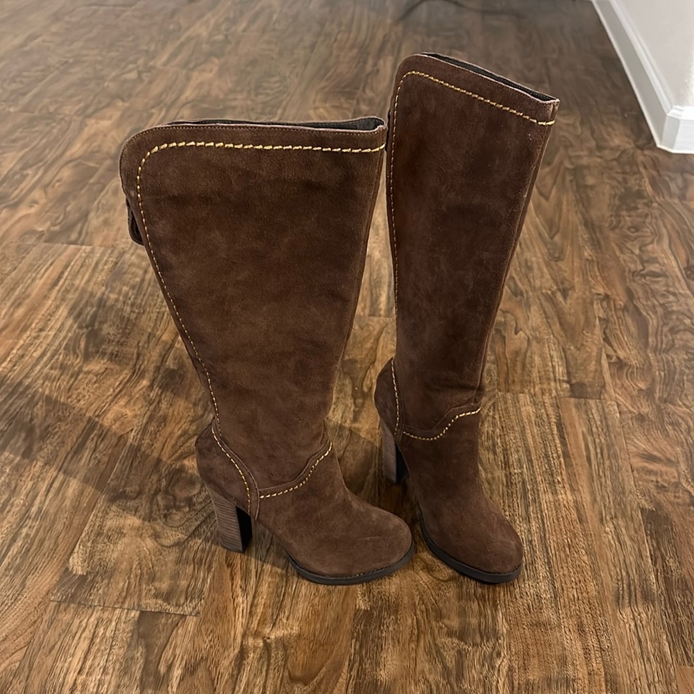 Size 8 Envy leather heel boots never worn.